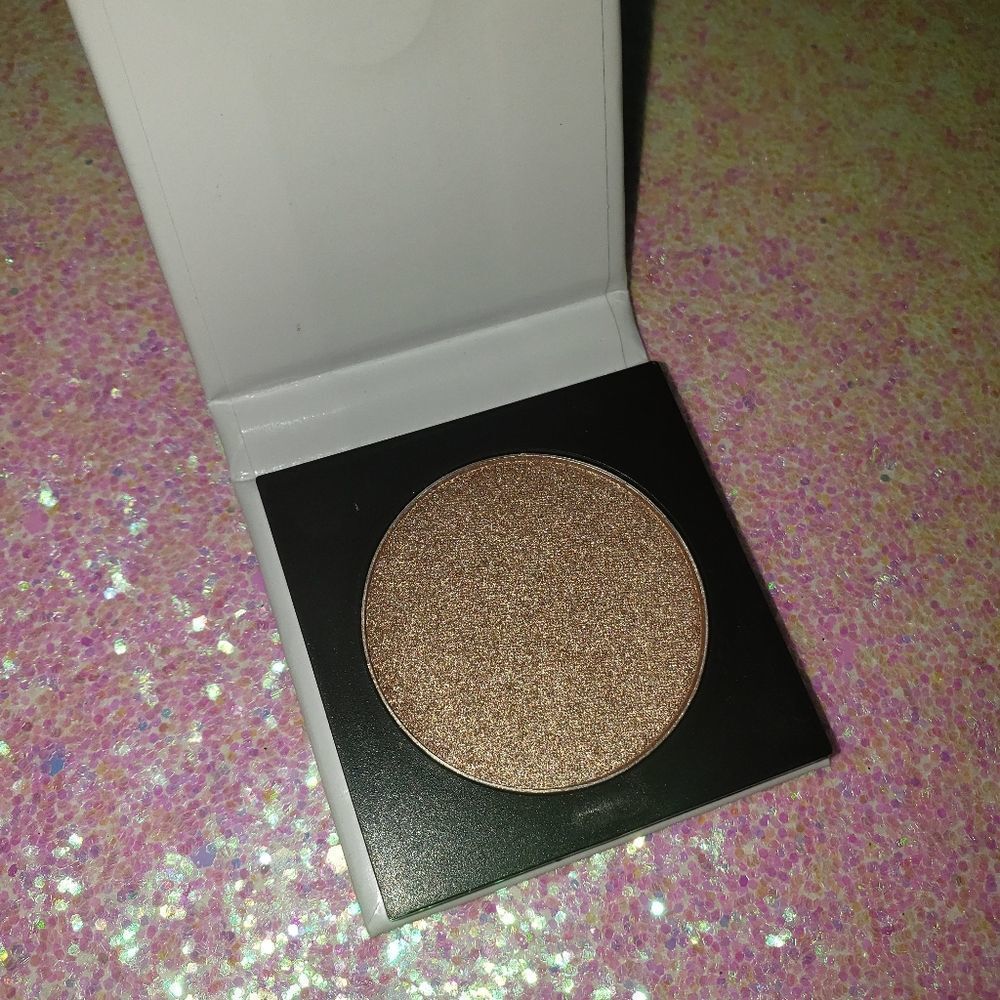 5 for $25 - Naked cosmetics eyeshadow
